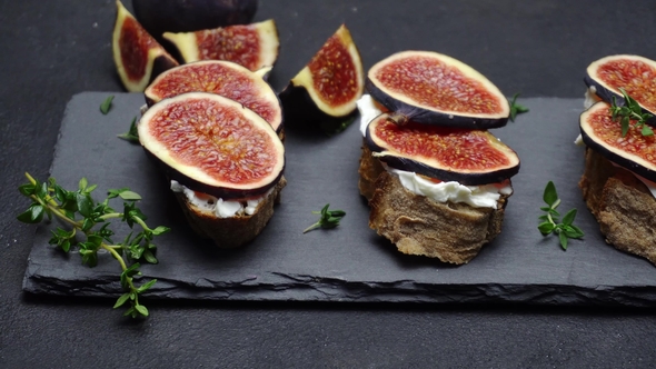 Bruschetta with Figs and Creme Goat Cheese