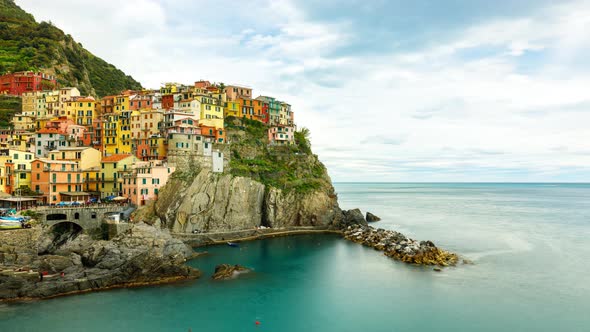 Time Lapse of the beautiful and scenic seaside village of Manarola in Italy.