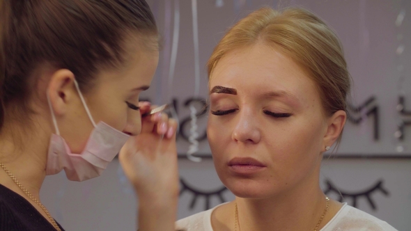 Eyebrows Correction in the Beauty Salon