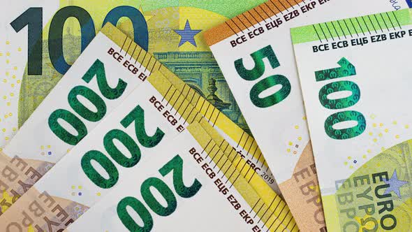 American and European currency in stop motion alt