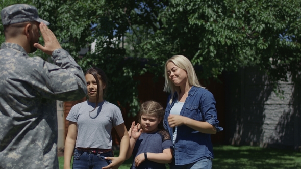 Family Sending Soldier Off To Army