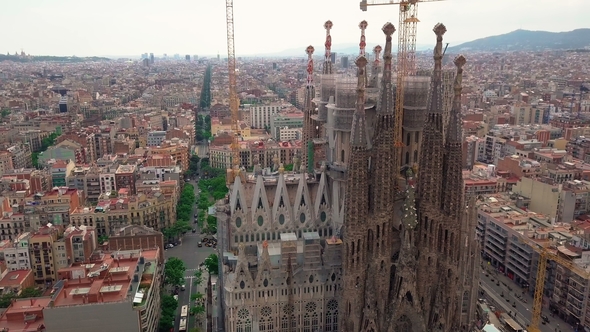 Aerial View La Sagrada Familia - the Impressive Cathedral Designed By Gaudi