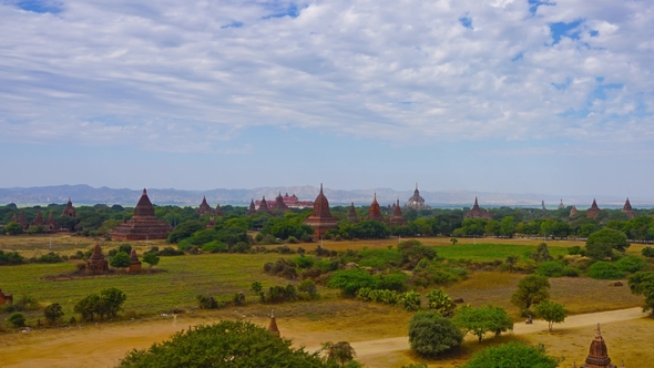 Panorama with Temples in Bagan, Myanmar, alt
