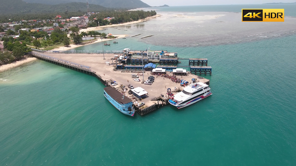 Aerial Peer Boat