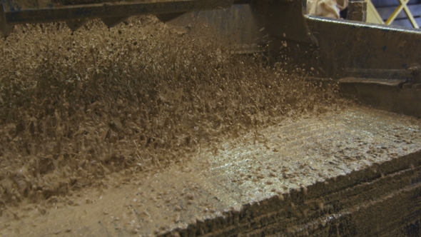 Geodetic Machine Separates Hard Parts From Ground alt