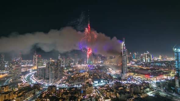 Dubai Burj Khalifa New Year 2016 Fireworks Celebration Timelapse and the Fire Accident at Dubai UAE