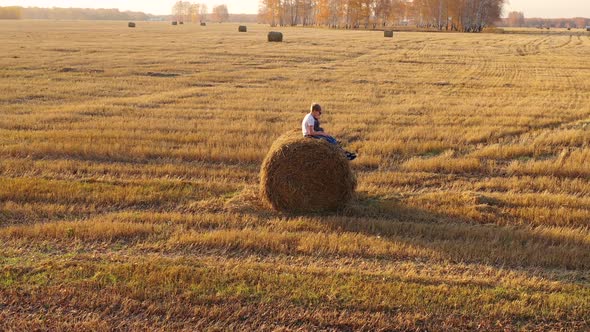 The Kids Sit on the Haystack