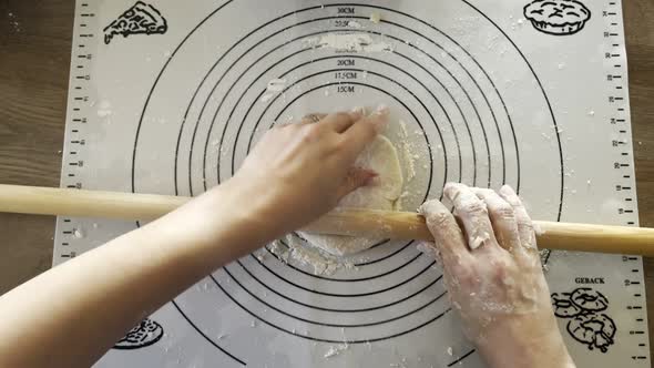 Making Pastry With Minced Meat  2