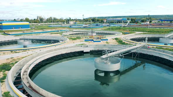 Wastewaters Contained in Round Cleaning Reservoirs