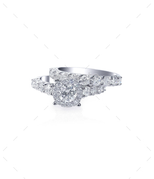 iamonds within a gold or platinum setting, Round brilliant center diamond with a diamond halo setting