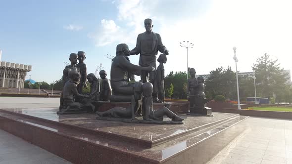 memorial "friendship of peoples" in tashkent