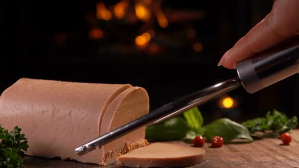 Special Knife Cuts a Slice of Foie Gras