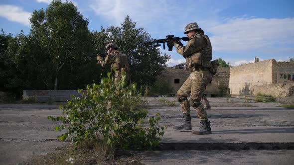 Special Forces Rangers Storming Enemy Position alt