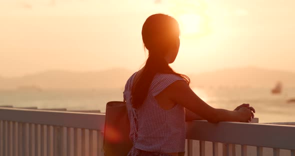 Woman enjoy the sunset