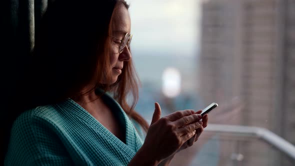 Female Social Media User with Smartphone in Home Internet Addiction of Modern Adult People