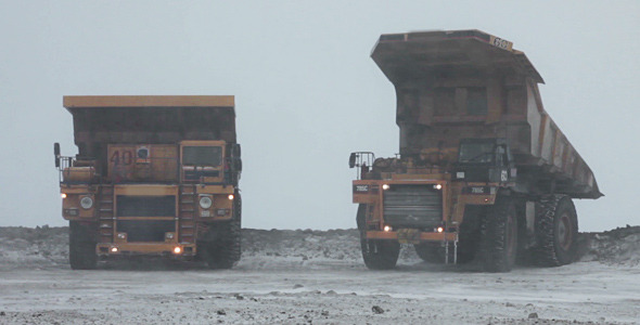 Heavy Mining Dump Trucks