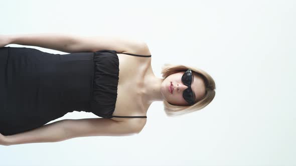 Eyewear Fashion Female Confidence Woman Sunglasses alt