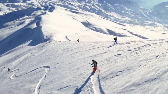 Snowboarder