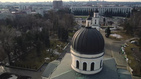 Circling Around Nașterea Domnului