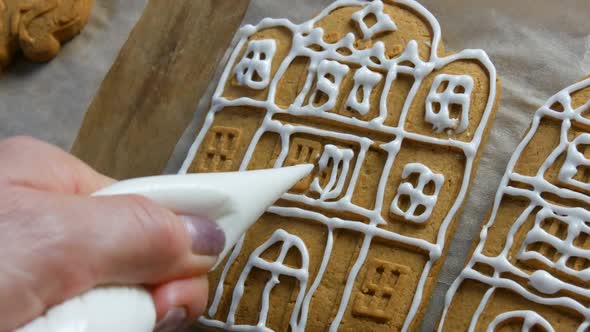 Brown Gingerbread Frosting