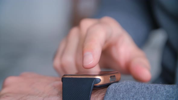 Using modern smartwatches to communicate online and network