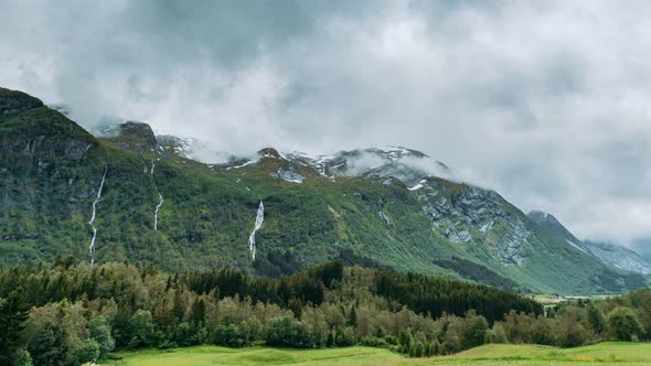 Stardalen Skei I Jolster Jostedalsbreen National Park Norway