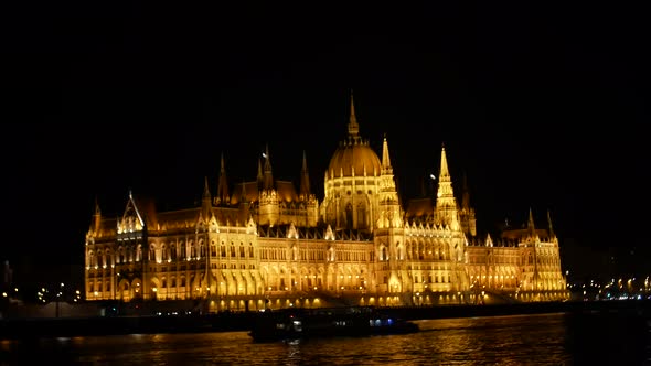 Budapest Night Parliament shooting in 4k format