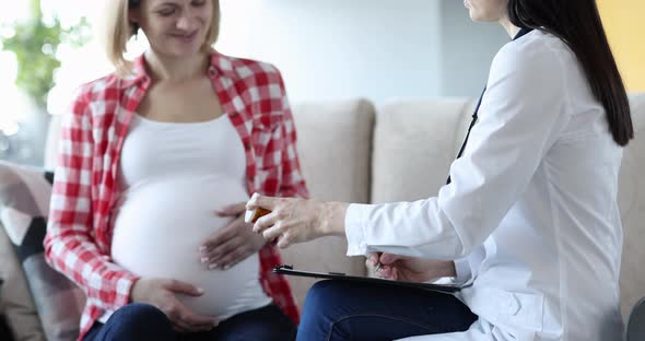 Gynecologist Prescribes Medical Pills to Pregnant Woman at Home