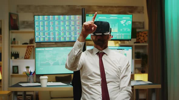 Male Stock Market Broker Using Virtual Reality