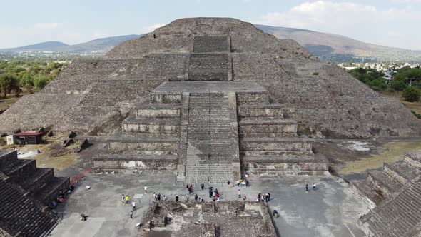 top view drone pyramids Teotihuacán mexico in calzada de los muertos, pyramid of sun and moon