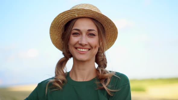 Woman Farmer Straw Hat Apron Standing Farmland Smiling Female Agronomist Specialist Farming