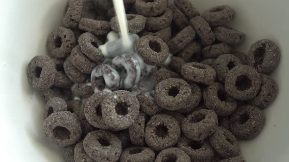 Preparation Rotation Breakfast Cereal Cookie Rings With Milk