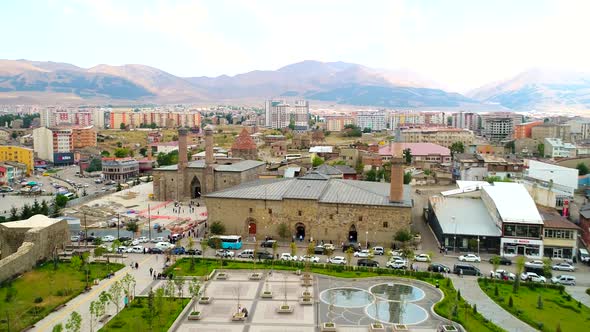 Erzurum City Ulu Mosque, Çifte Minareli Mosque