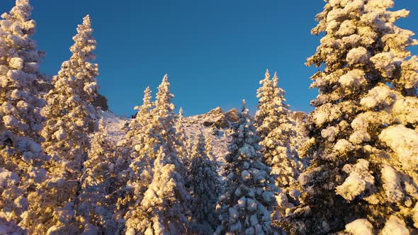 Otkliknoy Mountain Ridge