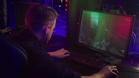 Gamer Upset After Losing To NPC In Challenging FPS Computer Game Mission alt