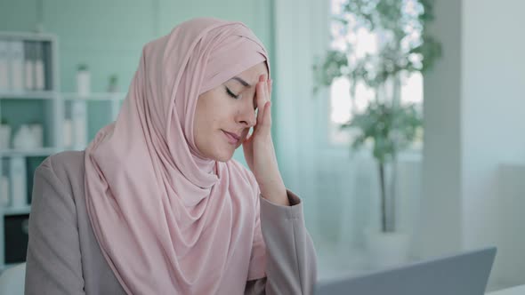 Arabian Businesswoman Muslim Worker Manager Islamic Girl Reading Bad News Online Feeling Sad