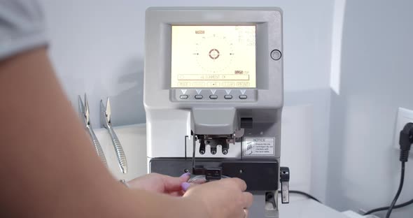 Medical Modern Equipment, Measuring The Center Of The Lens