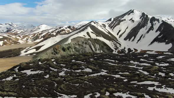 Laugahraun lava field and Blahnjukur (Blue Peak) in Landmannalaugar, Iceland