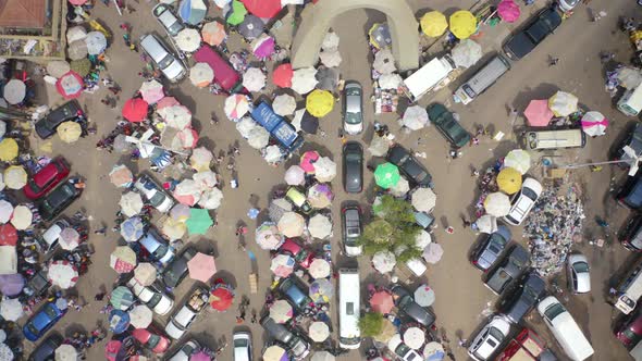 Crowd of people and cars at Accra Central Market (Makola)_bird eye view