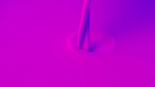 Pouring paint, Slow Motion alt