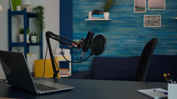 Station for Recording and Speaking During Podcast