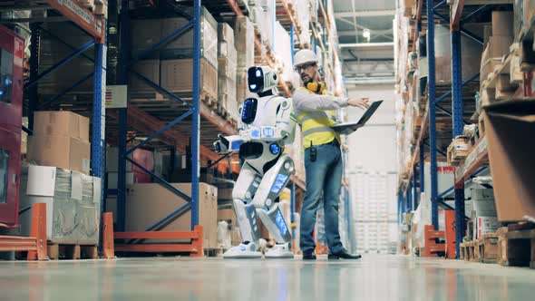 Storeman Gives Warehouse Robot Voice Commands