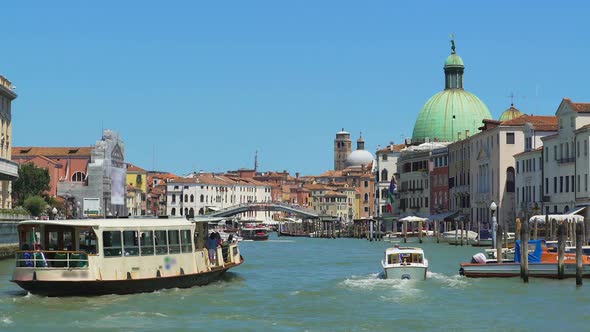 Marine Tours in Italy, Vaporetto Sailing Grand Canal in Venice, Sightseeing Tour