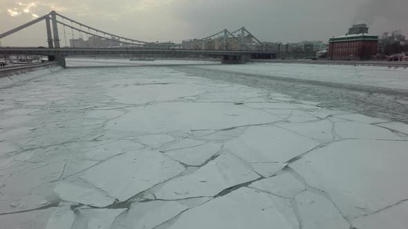 Ice Drift on a Megapolis River