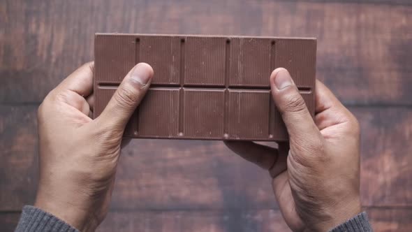 Slow Motion of Breaking Dark Chocolate