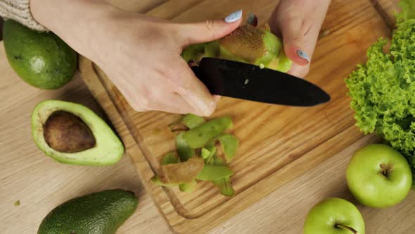 Woman's Peels Kiwi