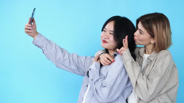 Friends Selfie Happy Memories Girls Photo Phone