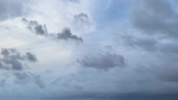 Timelapse of Fluffy Clouds