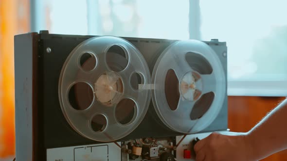 Technical Breakdown and Accumulation of Tape Winding in an Old Tape Recorder