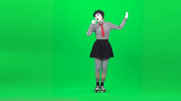 Mime Woman Singing Song and Gesticulating. Chroma Key. Full Length.